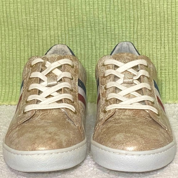 Post Xchange Women's Gold Metallic Leather Sneaker Shoes Sz EU 40 & US 9 NWT - Picture 3 of 10